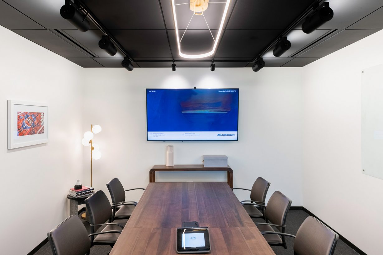 Members can book conference rooms in a variety of sizes.