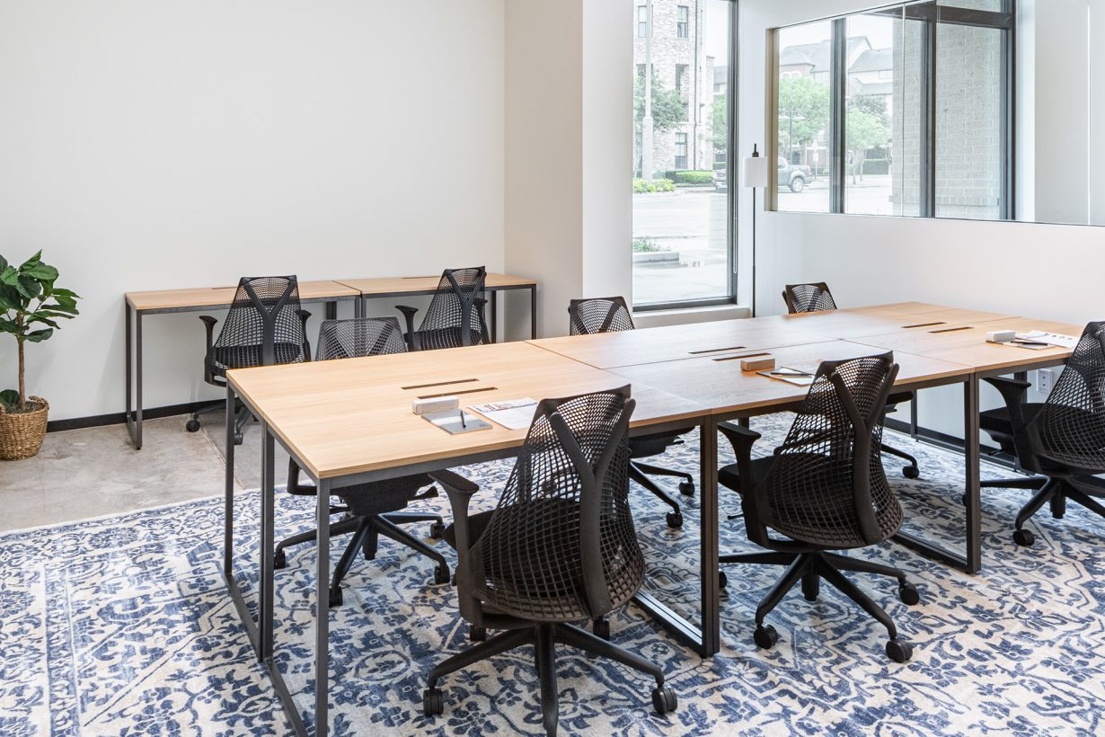 Private offices and suites can accommodate individuals and teams of all sizes.