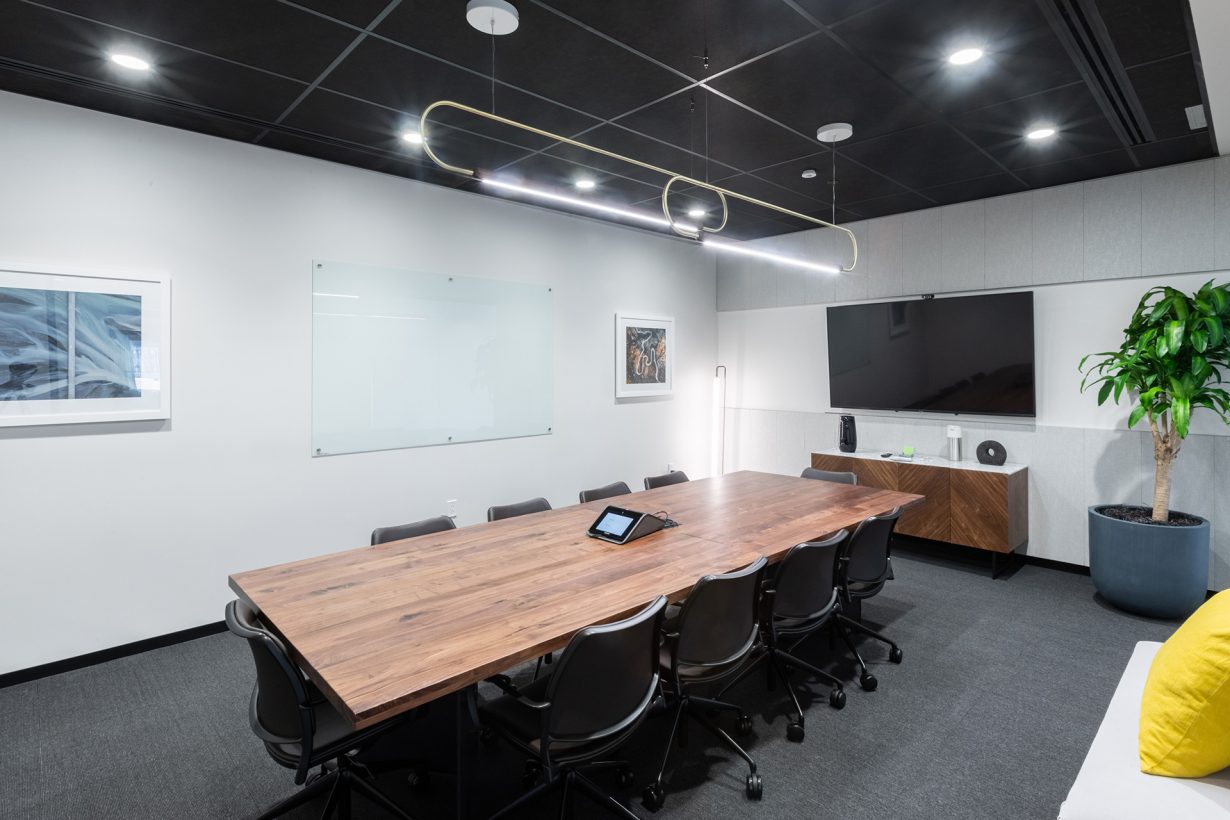 Members can book conference rooms for meetings, team huddles, client presentations, and more.